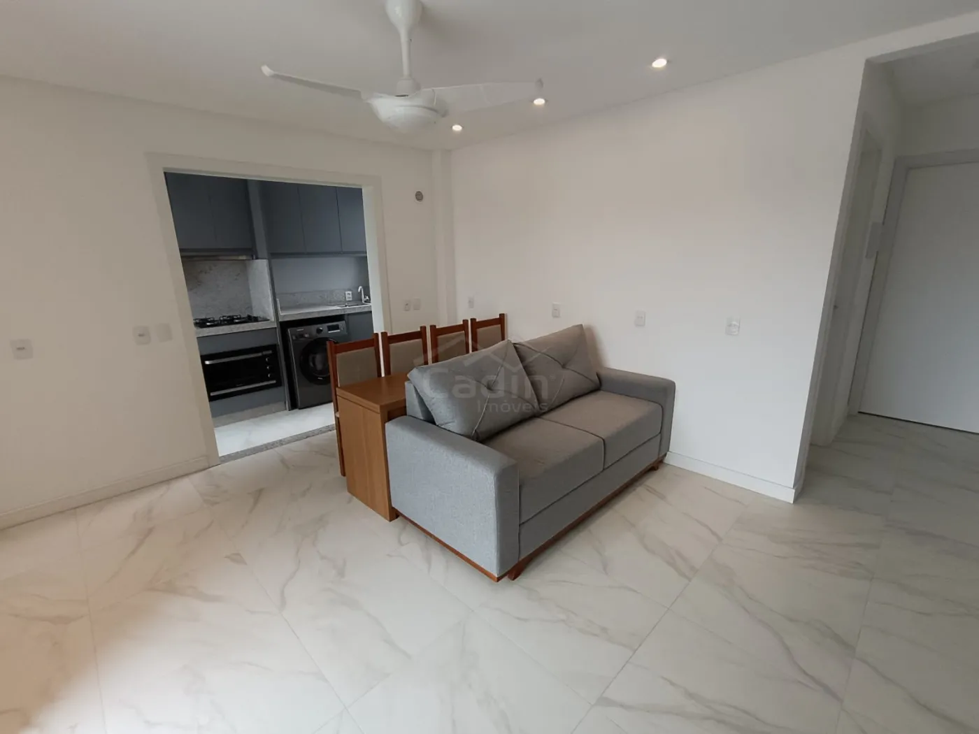 Alugar Apartamento / Padrão em Navegantes R$ 2.700,00 - Foto 2