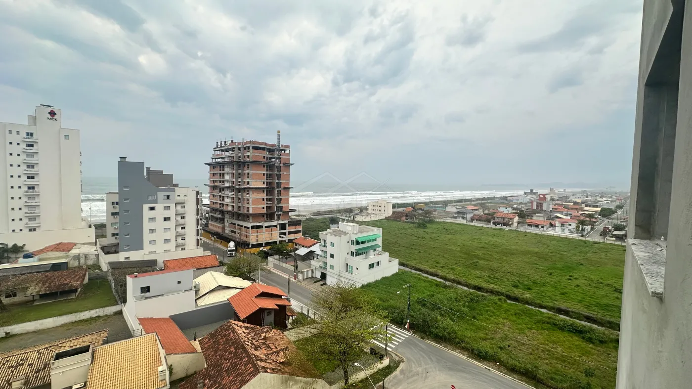 Comprar Apartamento / Padrão em Navegantes R$ 700.000,00 - Foto 1