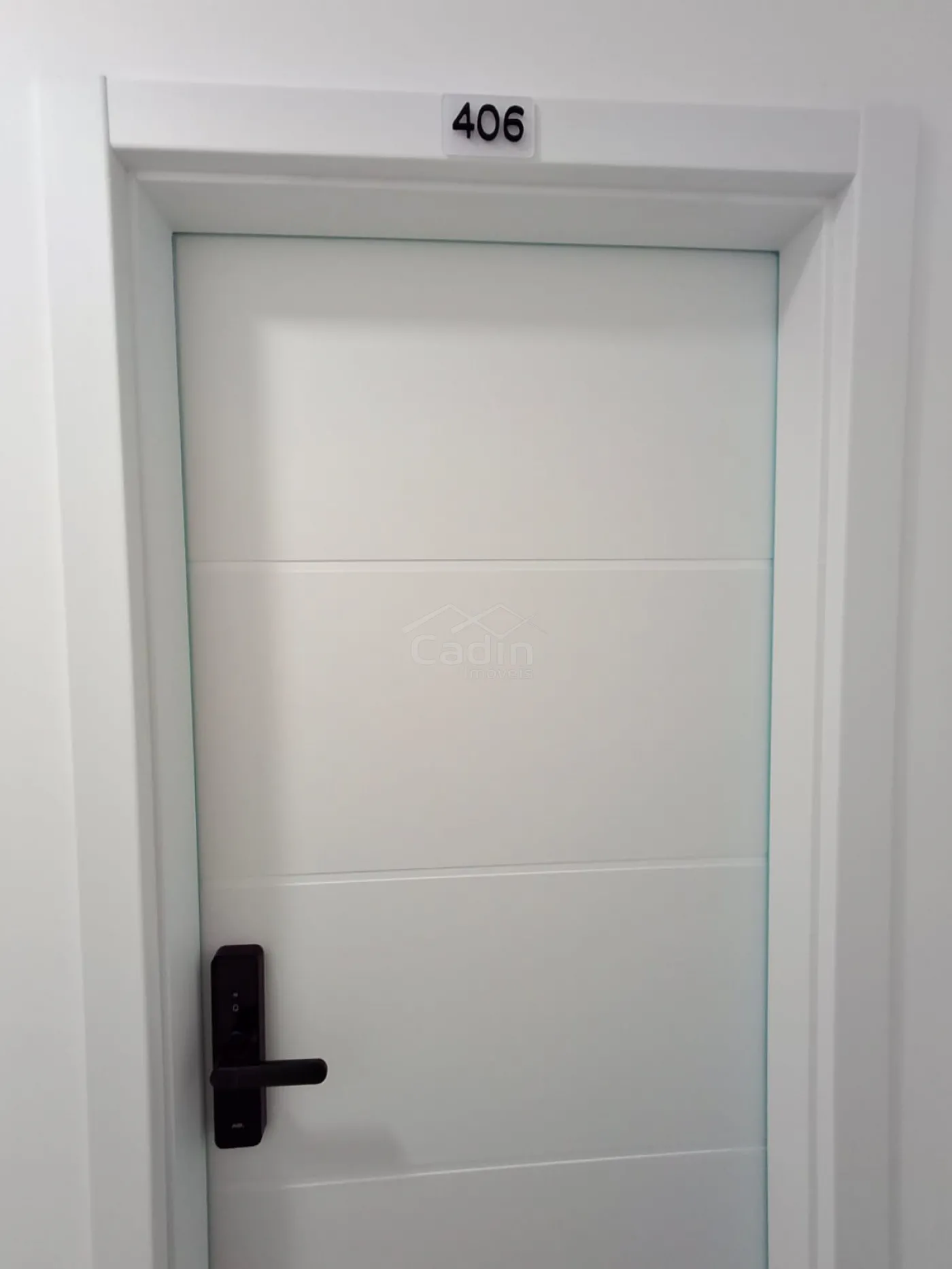Alugar Apartamento / Padrão em Navegantes R$ 1.800,00 - Foto 2