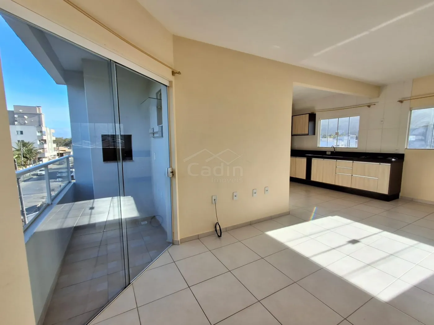 Alugar Apartamento / Padrão em Navegantes R$ 1.950,00 - Foto 2