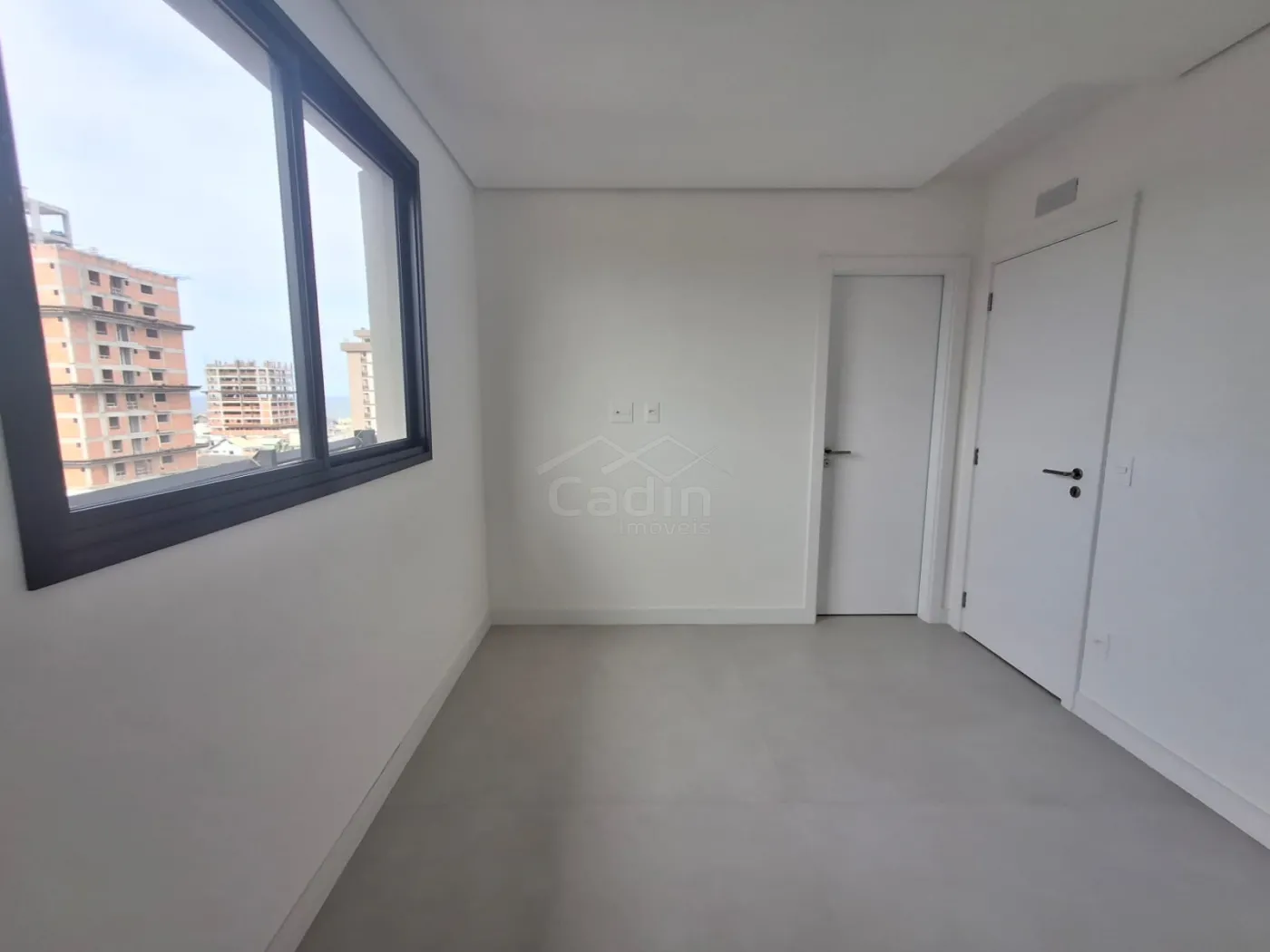 Alugar Apartamento / Padrão em Navegantes R$ 3.100,00 - Foto 10