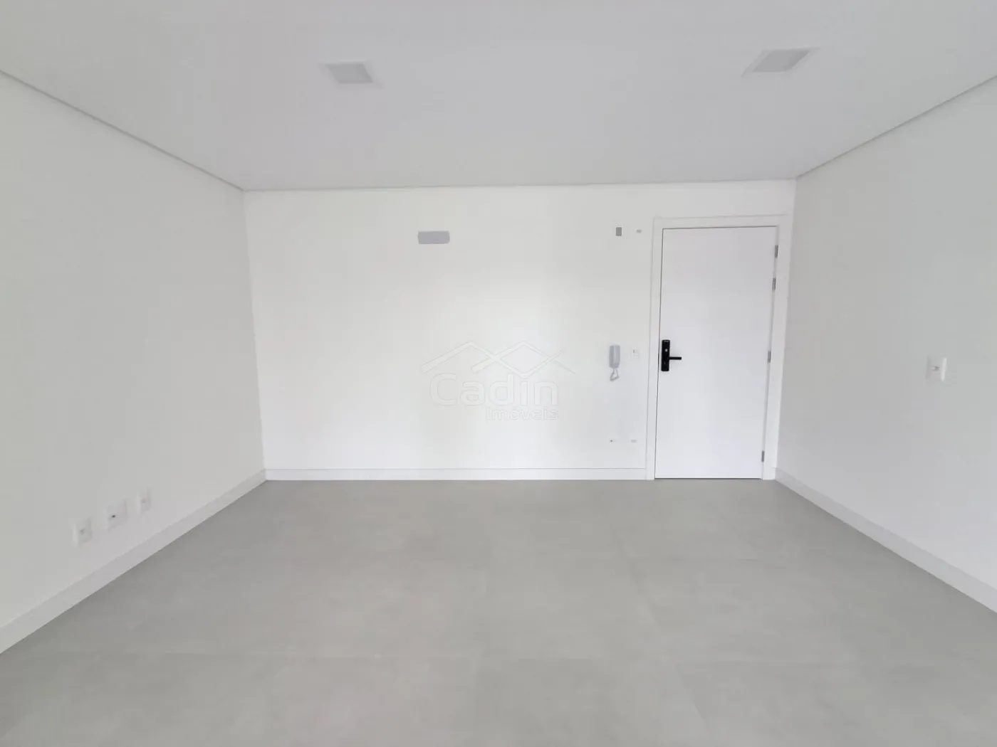 Alugar Apartamento / Padrão em Navegantes R$ 3.100,00 - Foto 4