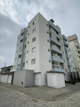 Alugar Apartamento / Padrão em Navegantes. apenas R$ 550.000,00
