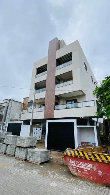 Alugar Apartamento / Padrão em Balneário Piçarras. apenas R$ 590.000,00