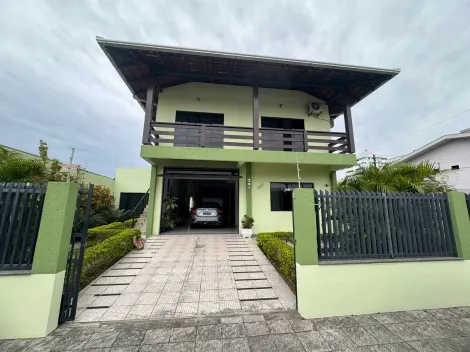 imagem 3 - CASA BELÍSSIMA, 04 DORMITÓRIOS, 250M DA PRAIA, NO CENTRO, NAVEGANTES! imagem 3 - CASA BELÍSSIMA, 04 DORMITÓRIOS, 250M DA PRAIA, NO CENTRO, NAVEGANTES!
