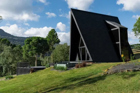 imagem 2 - CHALÉ PRONTO PARA INVESTIMENTO EM LOCAÇÃO DE AIRBNB, COM PISCINA, 100% MOBILIADO E DECORADO EM URUBICI! imagem 2 - CHALÉ PRONTO PARA INVESTIMENTO EM LOCAÇÃO DE AIRBNB, COM PISCINA, 100% MOBILIADO E DECORADO EM URUBICI!