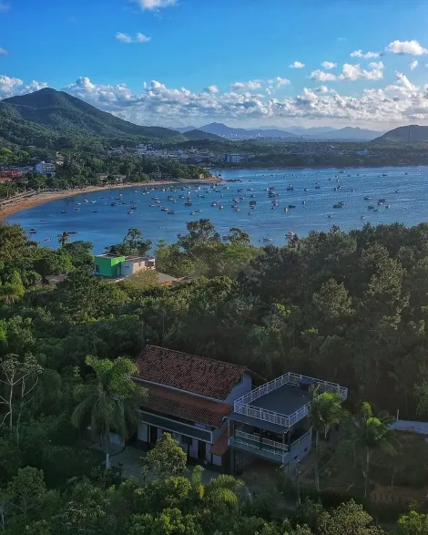 CASA PARA ALUGAR R$ 8.000,00 E VENDA R$ 3.500,000,00 BAIRRO ARMAÇÃO DE ITAPOCOROI.